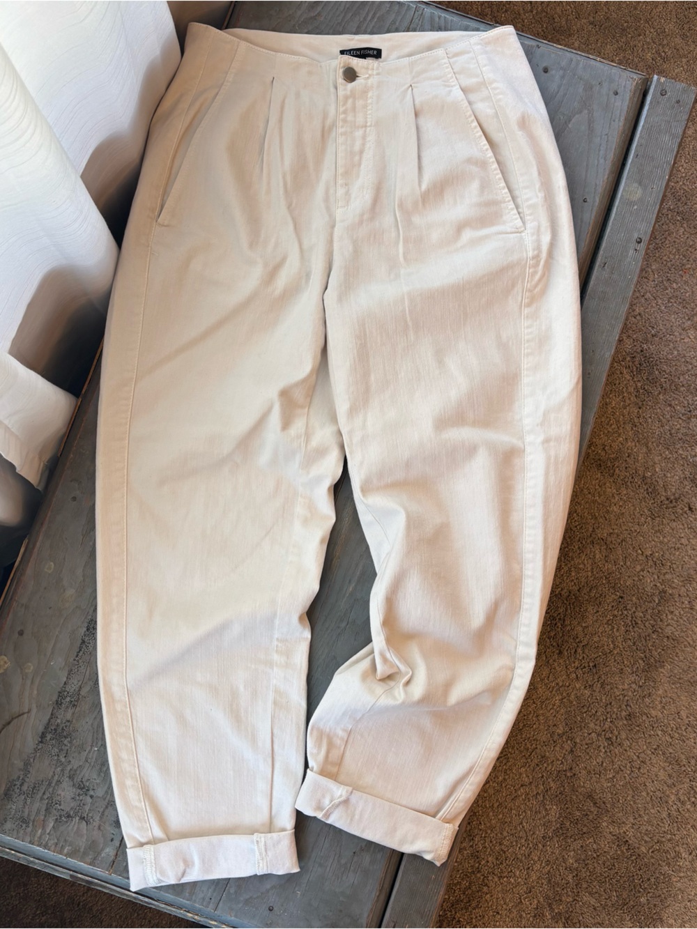 Eileen Fisher Cream Pleated Chino Pants | size 4